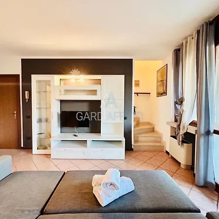 Orchidea - Ampiezza In Esclusivo Con Tre Piscine E Un Bar A 200m Dal デセンツァーノ・デル・ガルダ